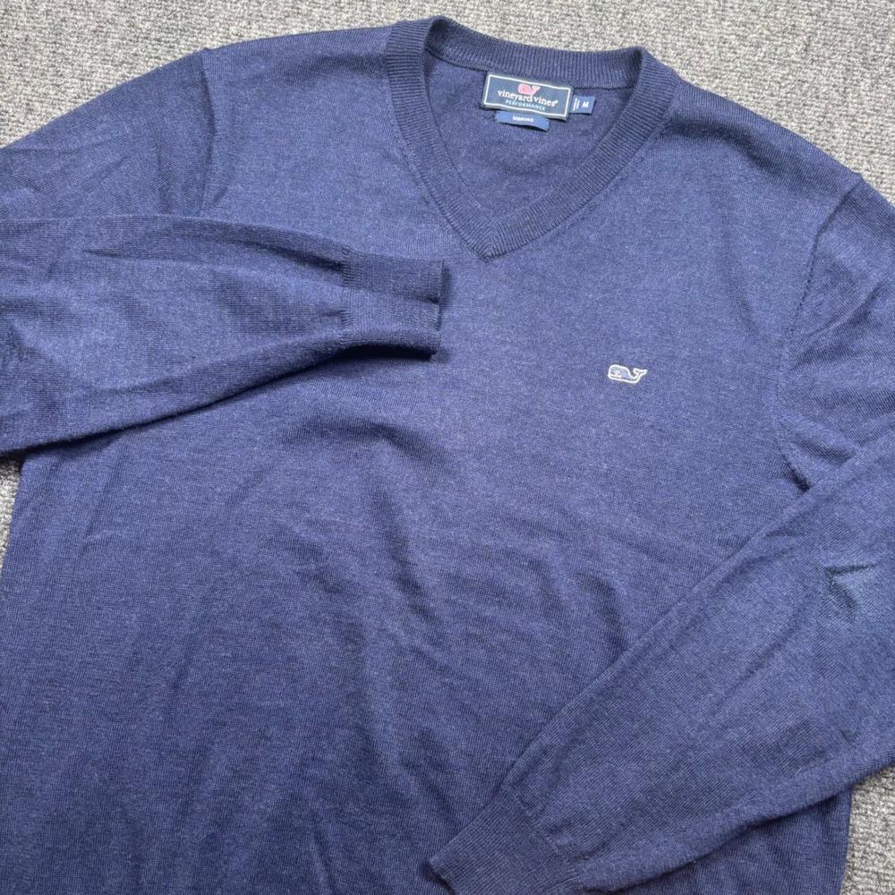 Vineyard Vines Performance Merino Mens Size M Blue V-Neck Whale Logo Sweater